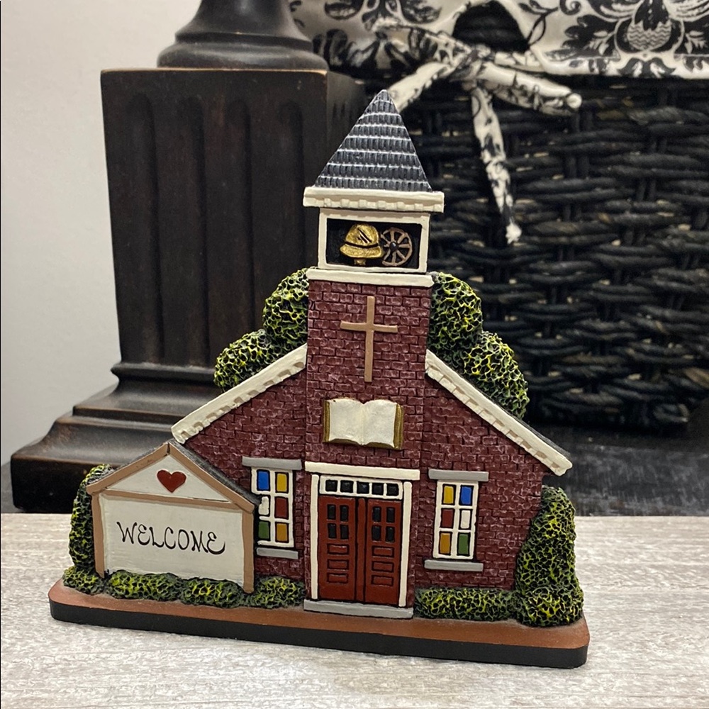 VGUC Vintage Brandywine Collectibles Red Church #353!